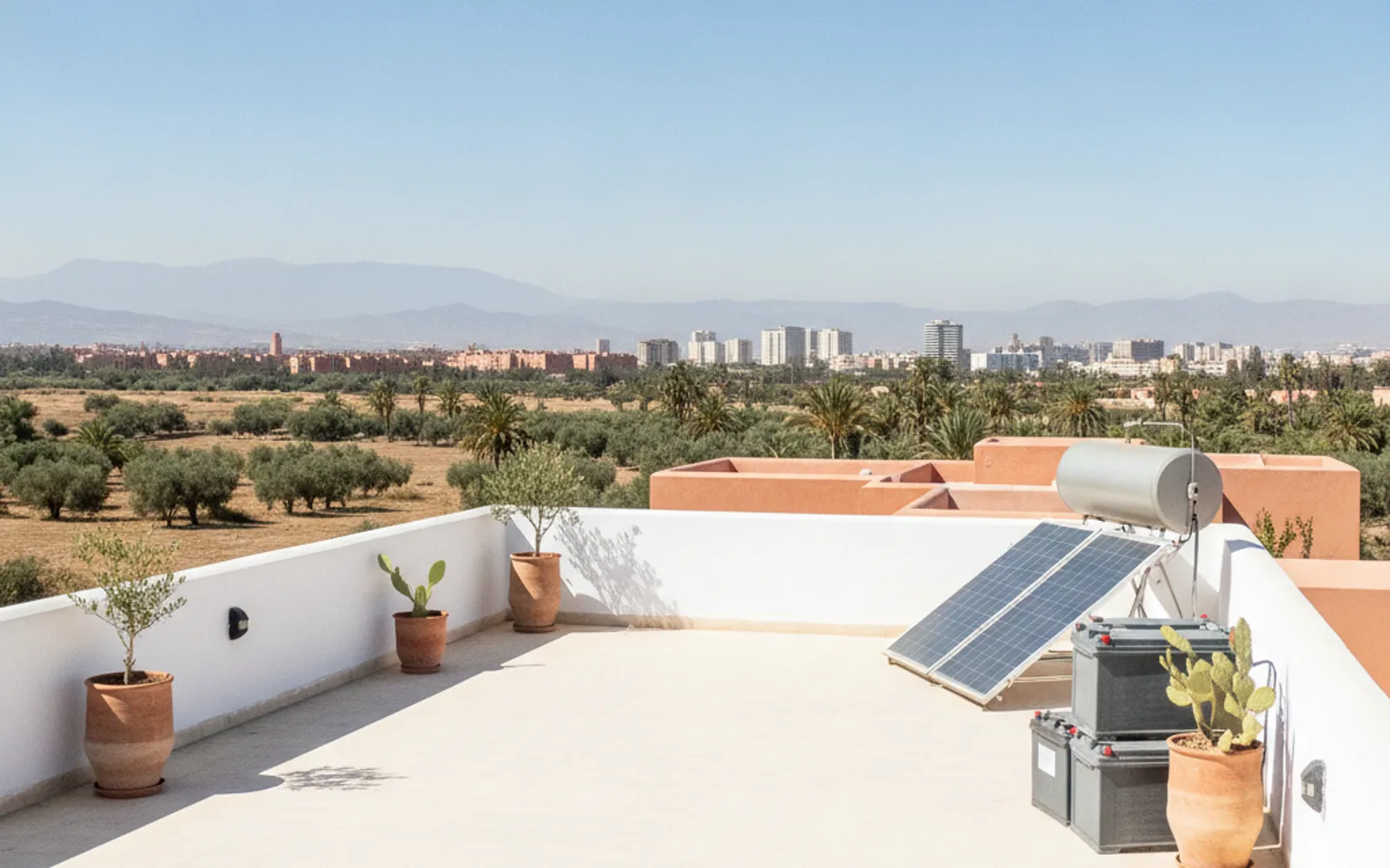 Installation solaire sur un toit-terrasse au Maroc